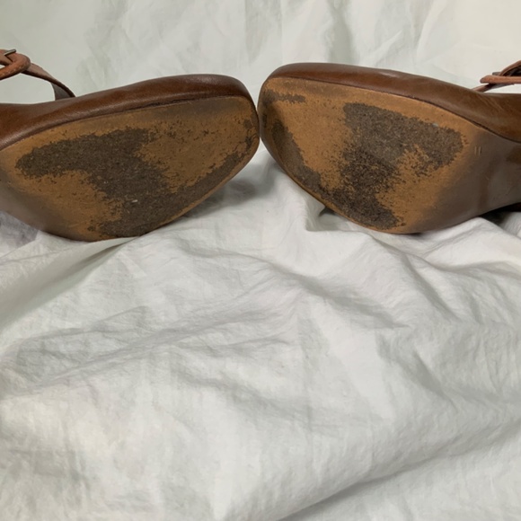 Brown and Burgundy Fossil Mary Jane Pumps 3 1/2” Heels size 7.5 - Picture 8 of 9
